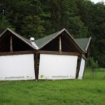 Pavillon mit Seitenplanen