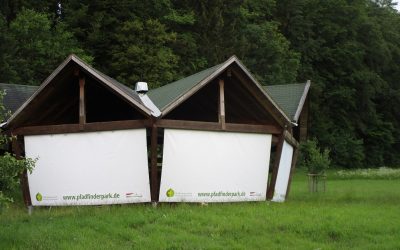 Pavillon mit Seitenplanen